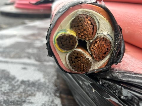 Výkup ostatních kovů a kabelů; Vykupujeme i další kovy a kovové kabely.